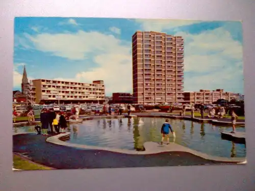 Bognor Regis - Teich Hochhaus etc. - Sussex England (gelaufen) Ansichtskarte