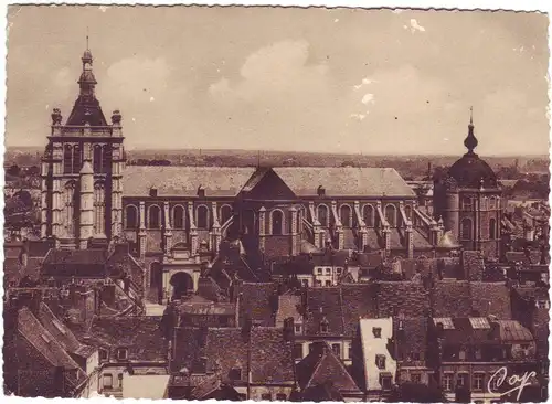 AK Douai - Stiftskirche Saint-Pierre - Nord Frankreich (ungelaufen) AK Ansichtskarte