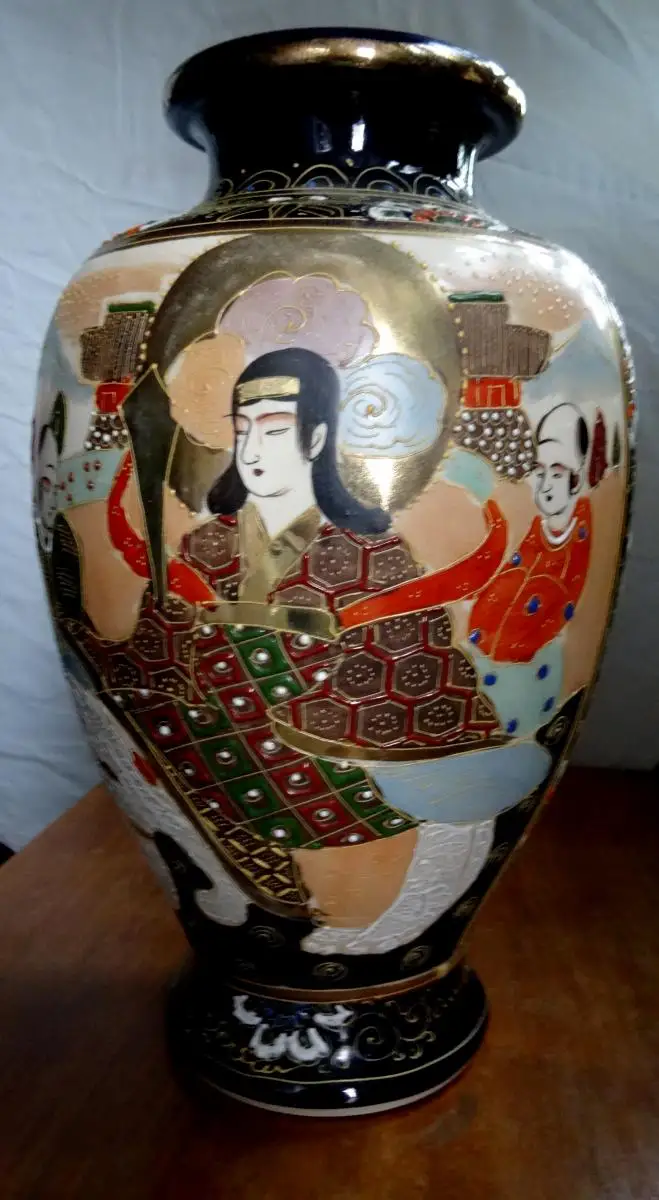 Kuro Satsuma / Satsuma Gold Vase, Meiji Periode, signiert 0