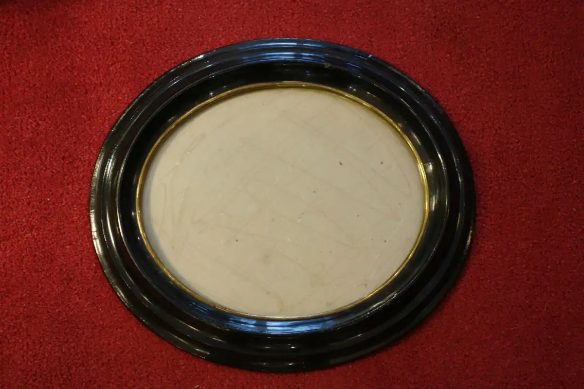 Bilderrahmen oval,Biedermeier, Pappmaché mit Holz versteift, mit Glas 1