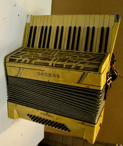 Akkordeon,Ziehharmonika,Fabrikat Hohner VERDI I,wohl um 1930
