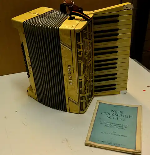 Akkordeon,Ziehharmonika,Fabrikat Hohner VERDI I,wohl um 1930