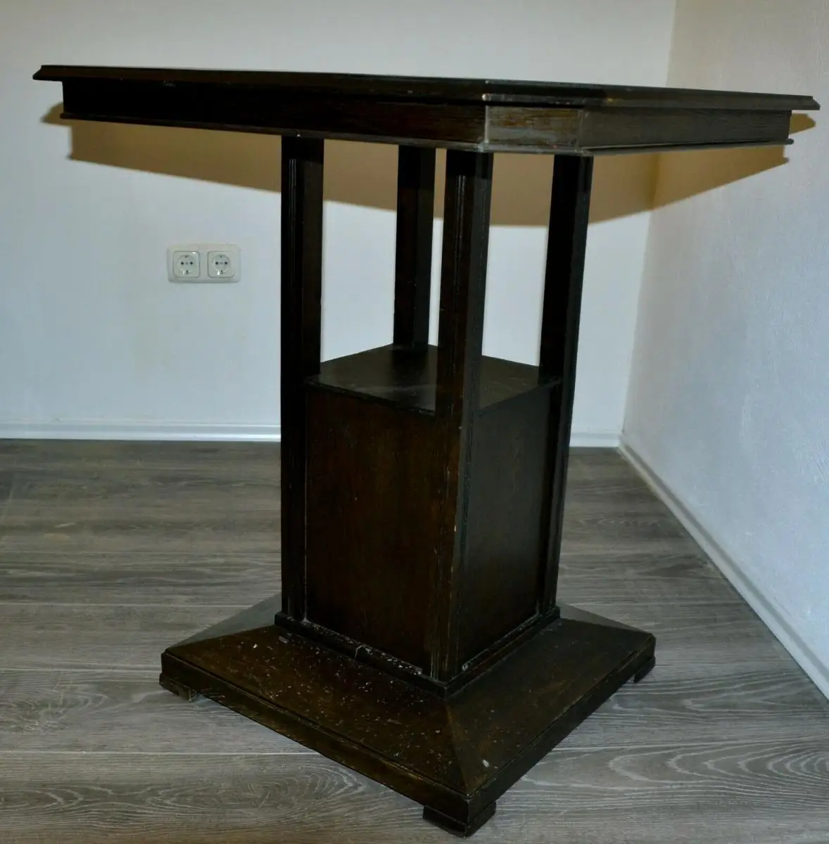 Bartisch,Eiche dunkel,mit Box a.d.Sockel,quadratisch,70x70 cm,ca 1920/30, 6