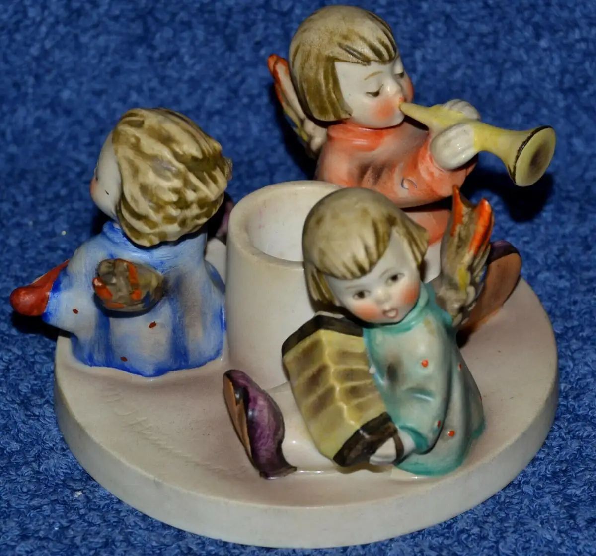 Hummelfigur, 3 Engel beim Musizieren,mit Kerzenhalter, signiert  M.J. Hummel 0