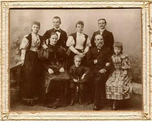 Uraltes Familienphoto „Zur Erinnerung an den 28. Juli 1894“