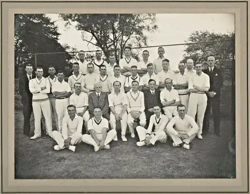 Sehr altes Photo einer englischen Sport-Mannschaft, 1933