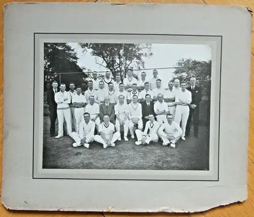 Sehr altes Photo einer englischen Sport-Mannschaft, 1933