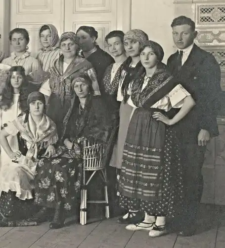 Sehr altes Photo einer Theatergruppe, Koleschowitz, Tschechoslowakei 1924