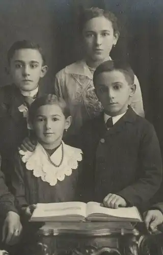 Sehr altes Familienphoto aus München-Sendling, undatiert,Photo Sensburg,München