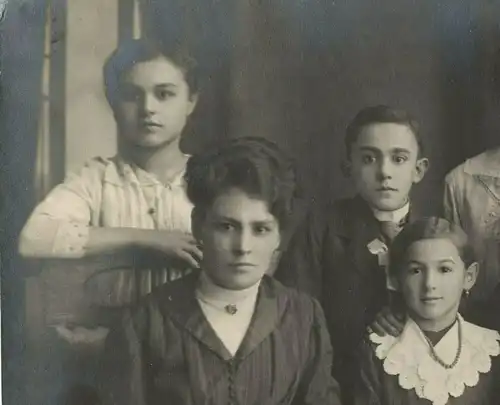 Sehr altes Familienphoto aus München-Sendling, undatiert,Photo Sensburg,München