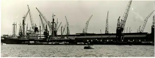 2 Original-Photographien von Gert Mähler „Rotterdam“ und „Trocken-Dock Rotterdam