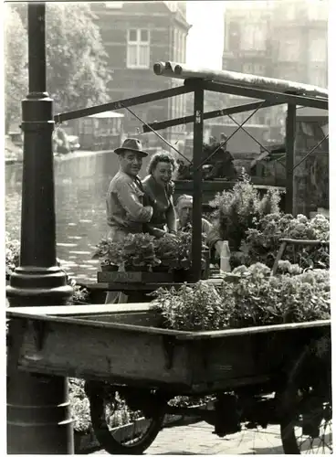 Original-Photographie von Gert Mähler „Blumenmarkt in Amsterdam“