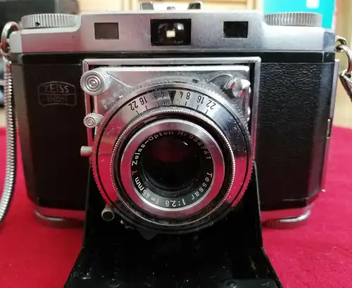 Zeiss Ikon Contina, 45mm, mit Umhängekette aus Metall, Made in Germany,Stuttgart