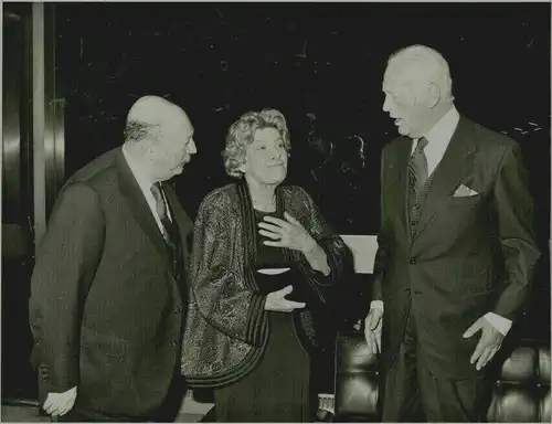 Original-Photographie Marianne Hoppe und Curd Jürgens von S. Walter