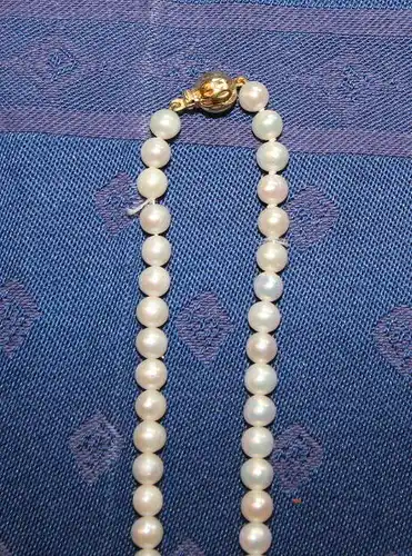 Schmuck, Zucht-Perlenkette,Ø 6 mm, 22 cm,Schloss: 333 Gold,ungeknüpft,20.Jhdt,