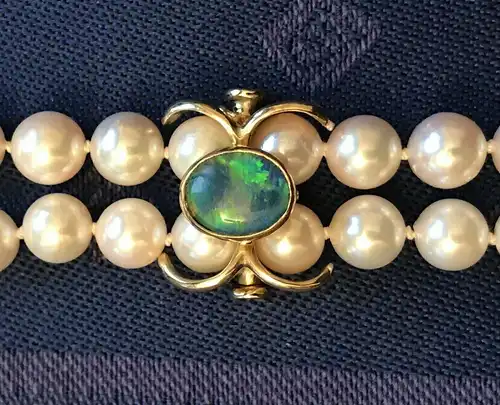 Schmuck,Akoja Perlenkette,Ø7 mm,43 cm(dp.-reihig)20.Jhdt,14 Kt Verschluß+Opal