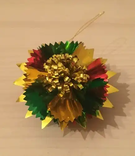 Baumschmuck, , Kugel aus bunter Lametta,zum Aufhängen