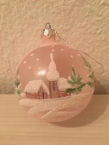 Weihnachtsschmuck, Kugel aus Glas, mit glitzernden Motiven , handbemalt