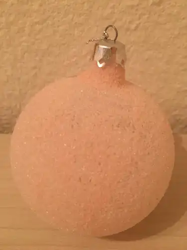 Weihnachtsschmuck, Kugel aus Glas, mit glitzernden Motiven , handbemalt