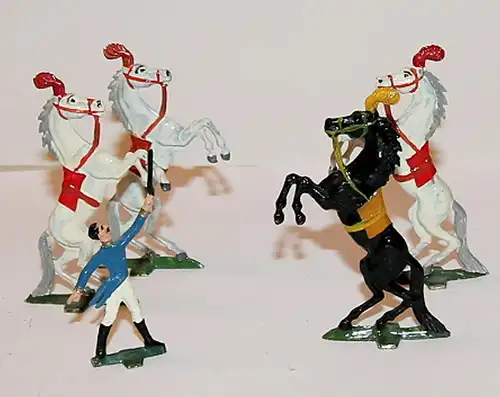 Zinnfiguren,handbemalt,Zirkus,4 Pferde mit Dompteur,ca.1970