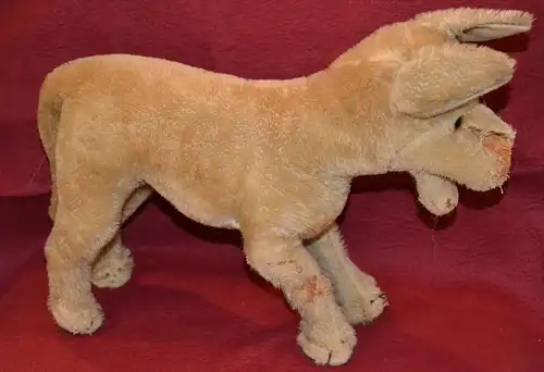 Zwei Stofftiere,Kamel u. Hund, wohl Steiff,um 1950,besch.für Restaurator