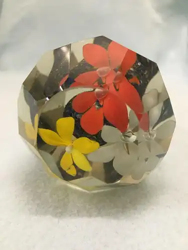 Paperweight, Bunte Blumen, 652 Gramm, 20 Jhdt.