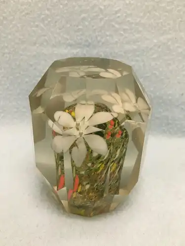 Paperweight, Weiße Blumen, 538 Gramm, 20 Jhdt.
