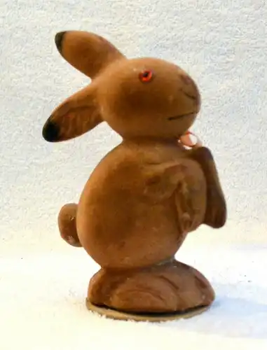 Osterhase,12 cm groß,Pappe,wohl um 1950, hartes Gußmaterial,sehr dekorativ