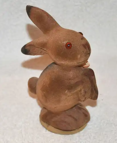 Osterhase,12 cm groß,Pappe,wohl um 1950, hartes Gußmaterial,sehr dekorativ