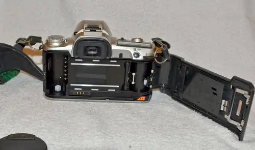 Photografica,PENTAX MZ-50 35mm SLR FILM CAMERA,35-80Mm Pentax Lens