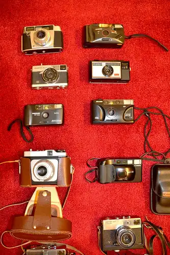 Photographica,Konvolut,10 versch.Kameras,Agfa,Kodak,Olympus, Braun,Traveller,etc