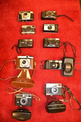 Photographica,Konvolut,10 versch.Kameras,Agfa,Kodak,Olympus, Braun,Traveller,etc