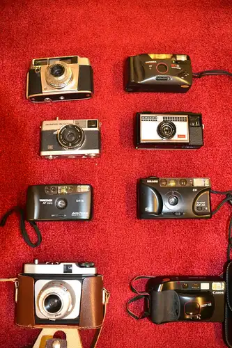 Photographica,Konvolut,10 versch.Kameras,Agfa,Kodak,Olympus, Braun,Traveller,etc