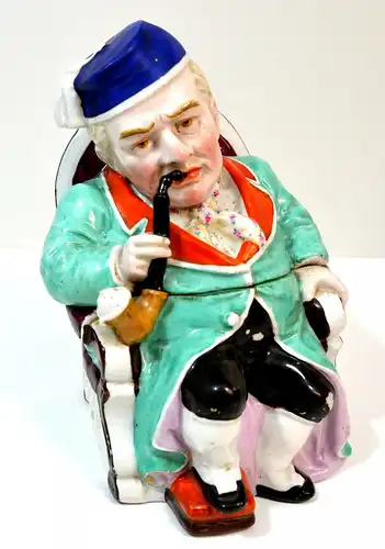 Tabaksdose,Porzellanfigur,zweiteilig,Raucher im Sessel,19.Jhdt.