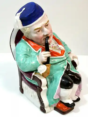 Tabaksdose,Porzellanfigur,zweiteilig,Raucher im Sessel,19.Jhdt.