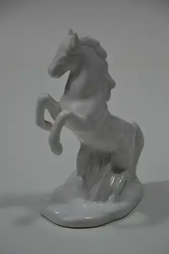 Porzellan, aufbäumendes Pferd, verm. Gräfenthal, ca. 1950
