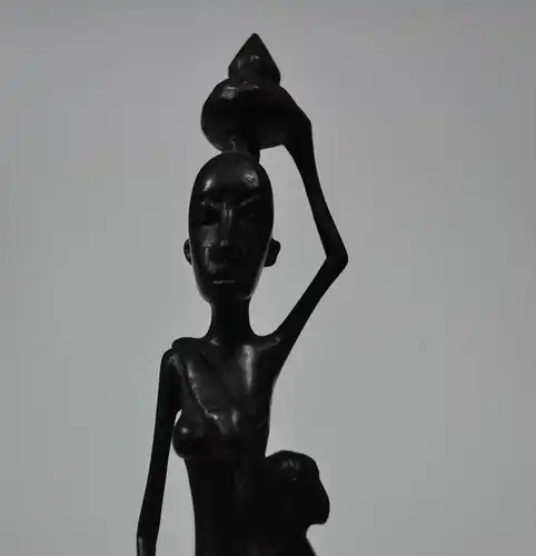 Afrikanische Skulptur, Schwangere Frau, Ebenholz, handgeschnitzt