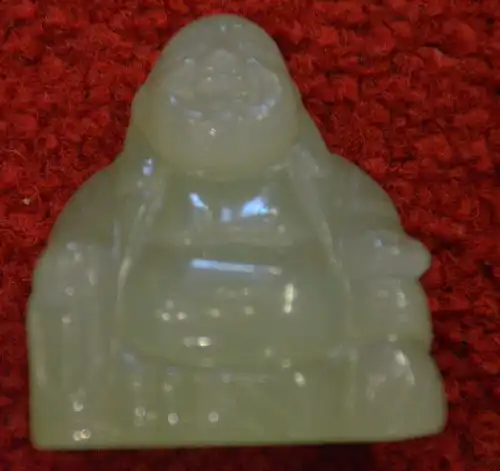 Buddha, Jade, handgearbeitet, auf Sockel