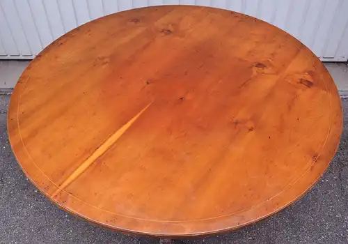 Tisch, rund, wohl Kirsche oder helles Mahagoni D. 108 cm, Höhe 55 cm