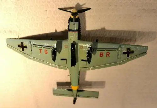 Flugzeugmodell, Junkers JU 87, aus Papier handgefertigt! kein Baukasten o.ä.