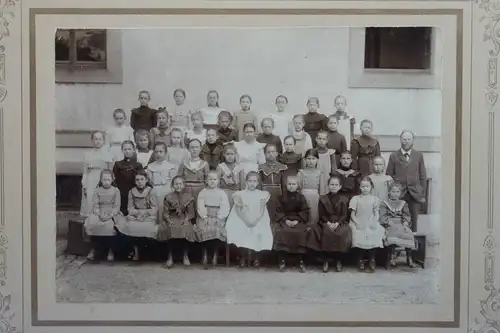 Klassenfoto in Mädchenschule, verm. Oberbayern, Ende 19 Jhdrt,