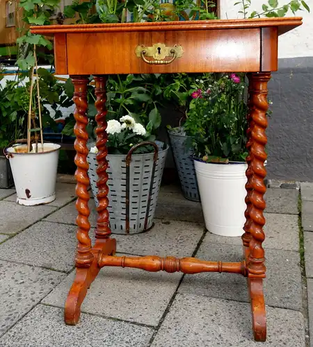 Tisch,deutsch,ca.1870, Nussbaum, ?
