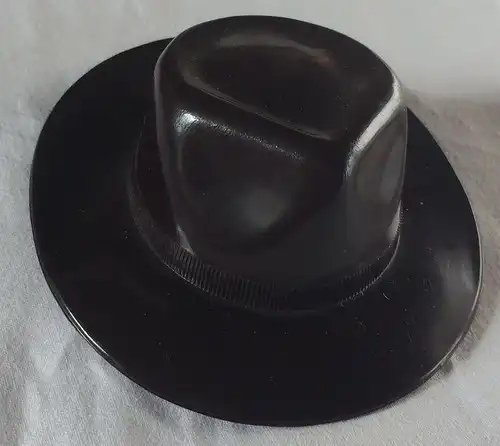 Kleiner dunkelbrauner Hut aus Bakelit, ca. 1920, Werbeartikel der Firma Gmeiner