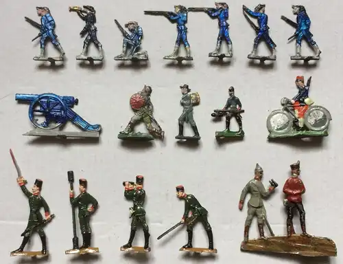 17 Zinnfiguren, Zinnsoldaten verschiedene Uniformen, Armeen und Epochen, Kanone