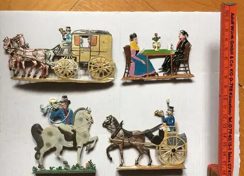 Vier wunderschöne Zinnfiguren, Postkutschen, Postillon, Kartenspieler