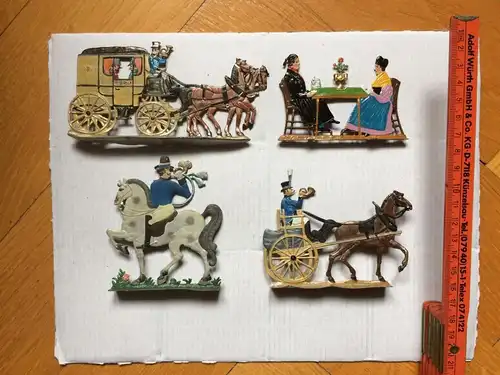 Vier wunderschöne Zinnfiguren, Postkutschen, Postillon, Kartenspieler