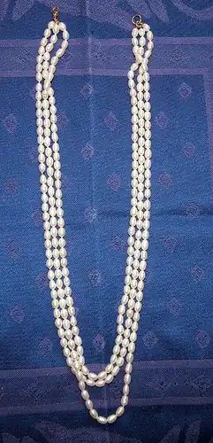 Schmuck,Süßwasser-Perlenkette,5-6 mm,oval,28 cm,Schloss:14Kt,ungeknüpft,20.Jhdt,