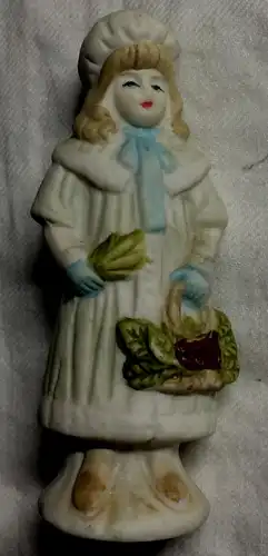 Drei kleine Figuren aus Porzellan, ohne Marke, ca. Ende 19. Jahrhunderts