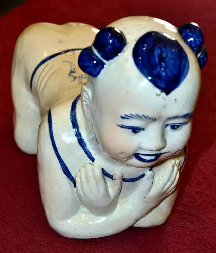 Chinesische Kopfstüze,graue Keramik mit blauer Dekoration,wohl um 1900
