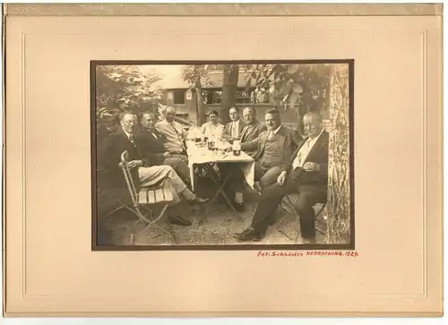 Gruppenphoto Biergarten „Gasthof zur Post“ Herrsching am Ammersee, 1929